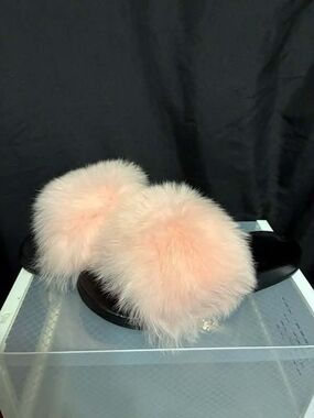 Plush Pink Faux Fur Slide Sandals - Women's Comfortable Fashion Slides